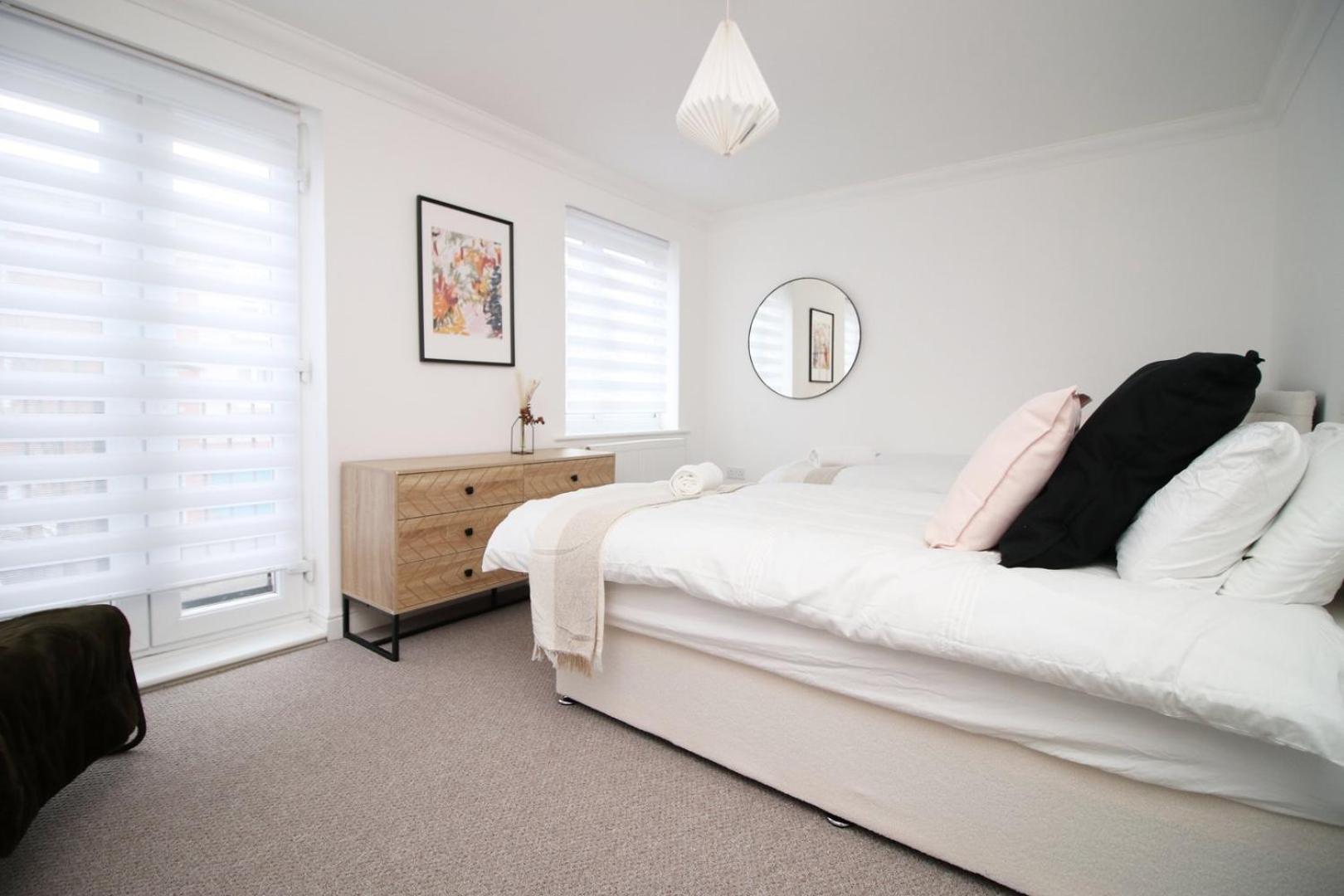 Spacious 5 Bedroom | With Fenced Backyard Newport (Gwent) Exterior foto
