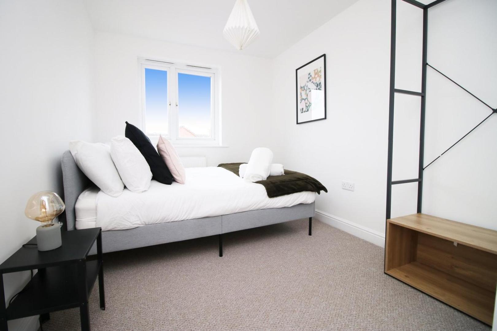Spacious 5 Bedroom | With Fenced Backyard Newport (Gwent) Exterior foto
