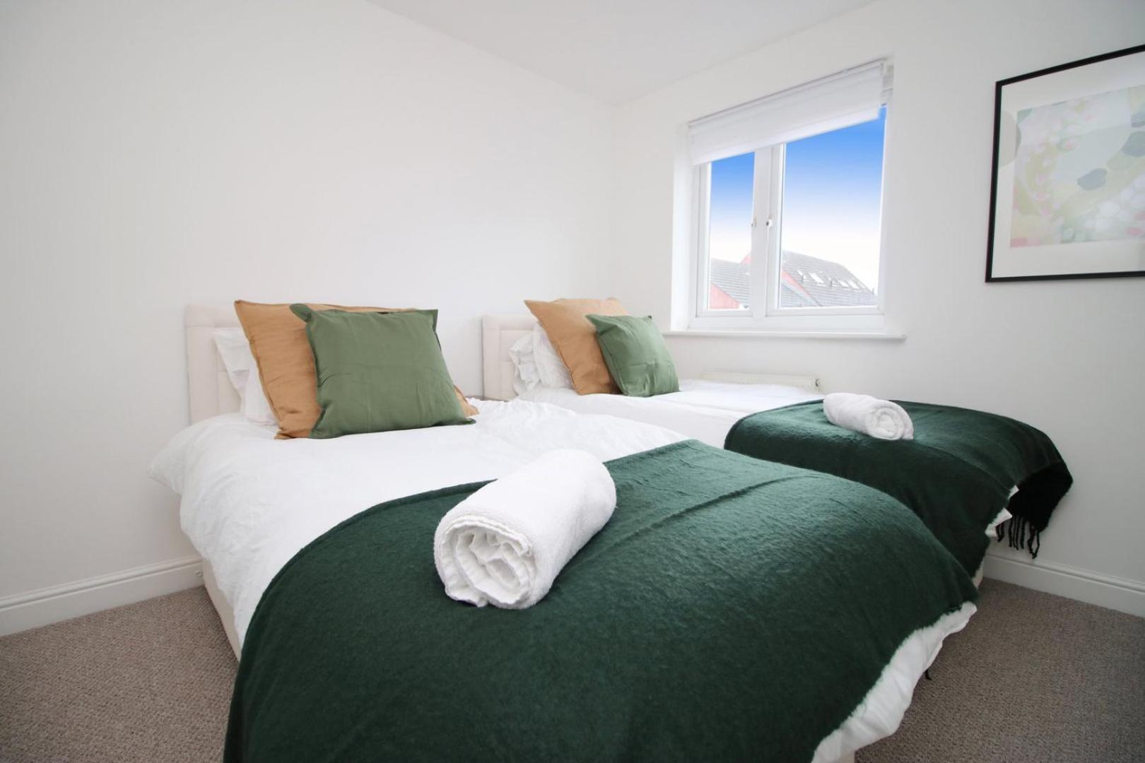Spacious 5 Bedroom | With Fenced Backyard Newport (Gwent) Exterior foto