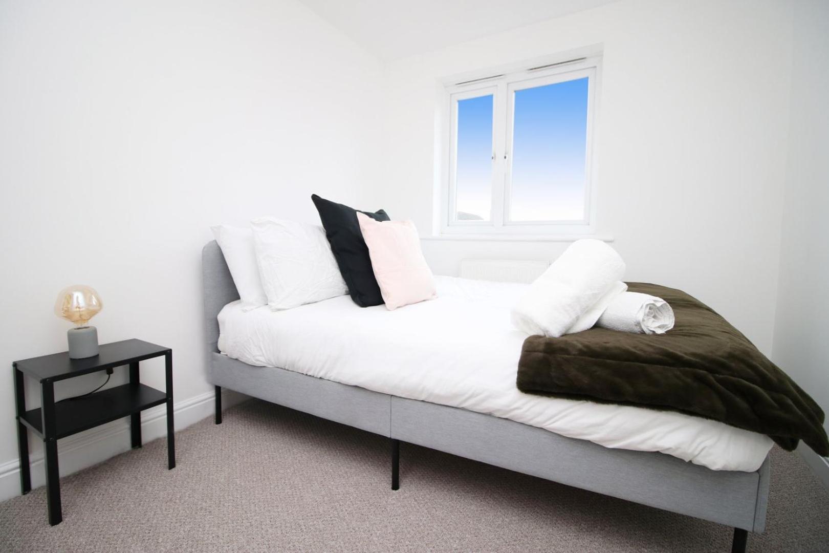 Spacious 5 Bedroom | With Fenced Backyard Newport (Gwent) Exterior foto