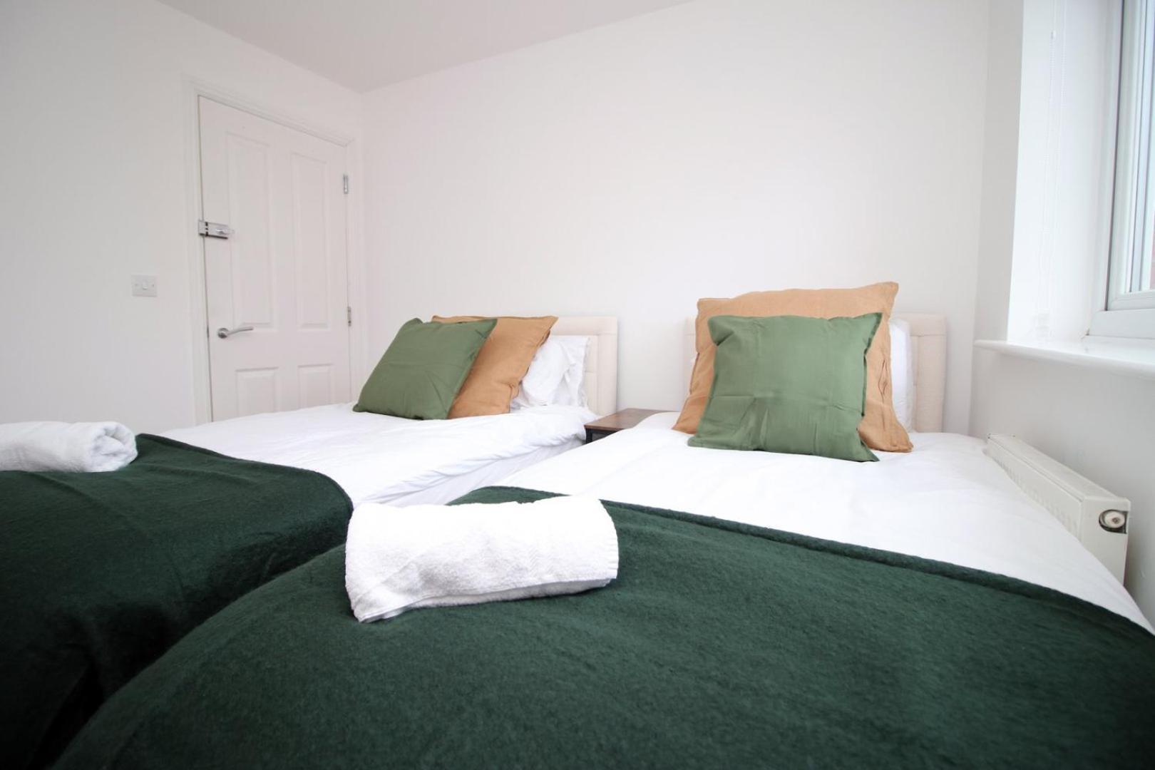 Spacious 5 Bedroom | With Fenced Backyard Newport (Gwent) Exterior foto