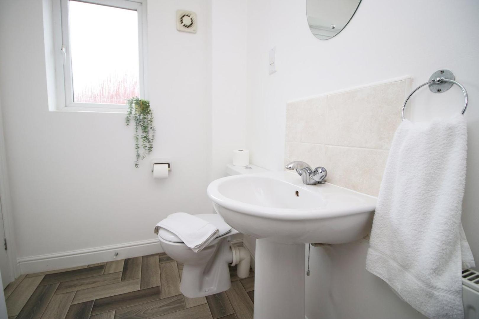 Spacious 5 Bedroom | With Fenced Backyard Newport (Gwent) Exterior foto