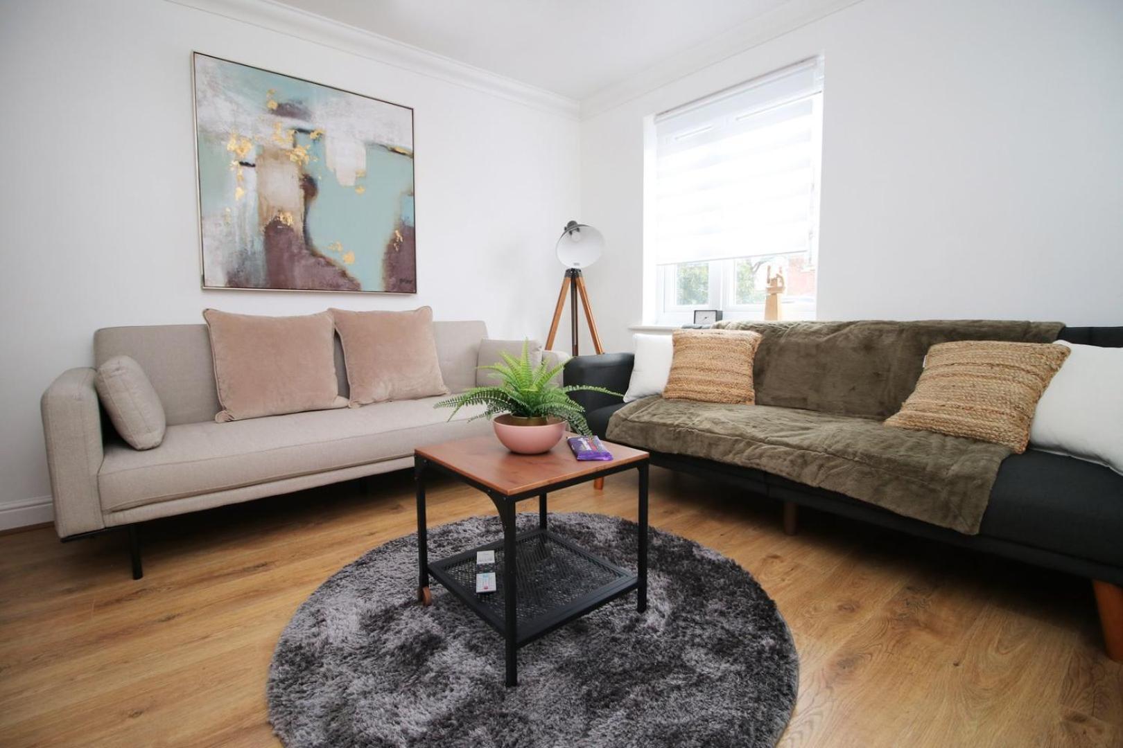 Spacious 5 Bedroom | With Fenced Backyard Newport (Gwent) Exterior foto