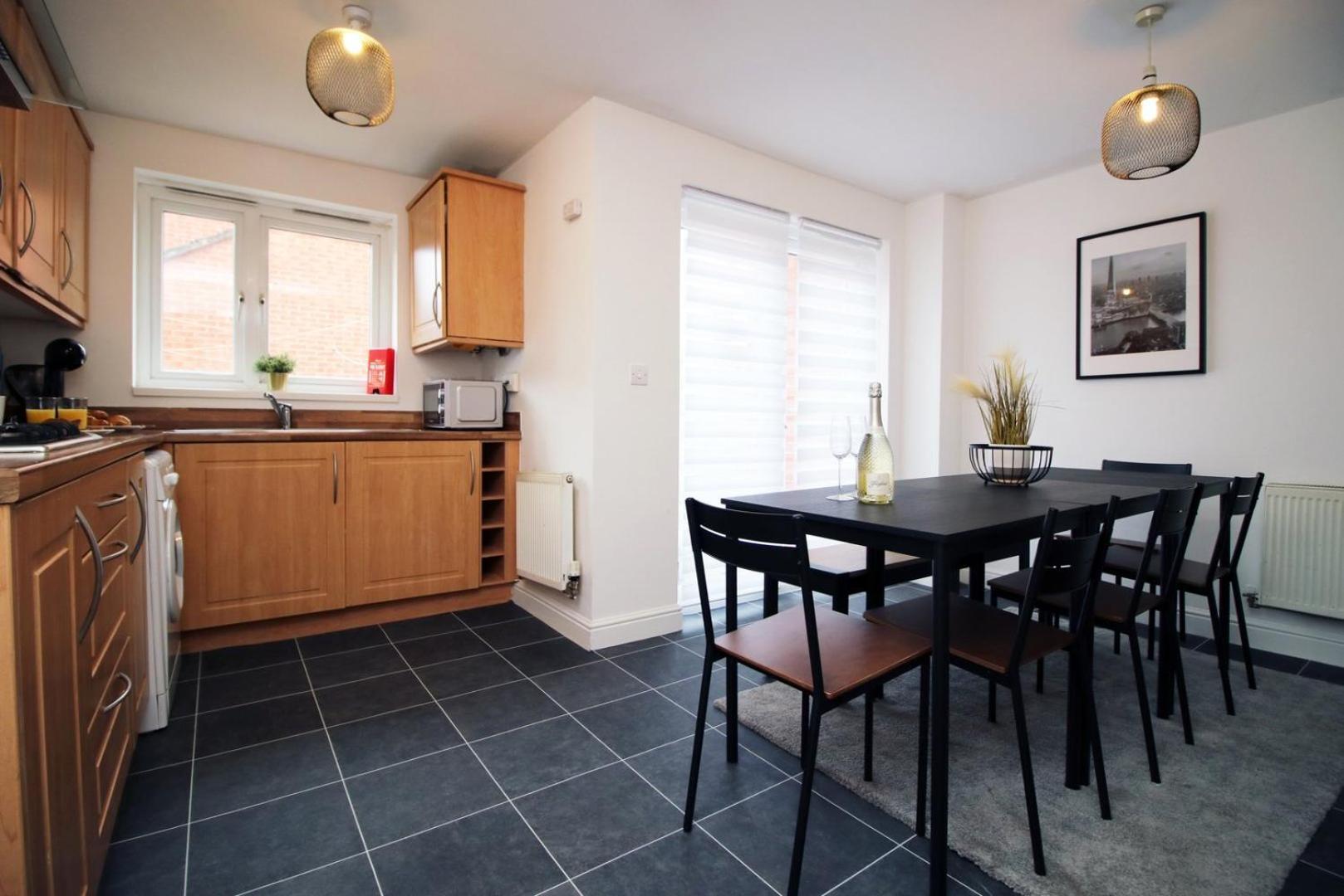 Spacious 5 Bedroom | With Fenced Backyard Newport (Gwent) Exterior foto